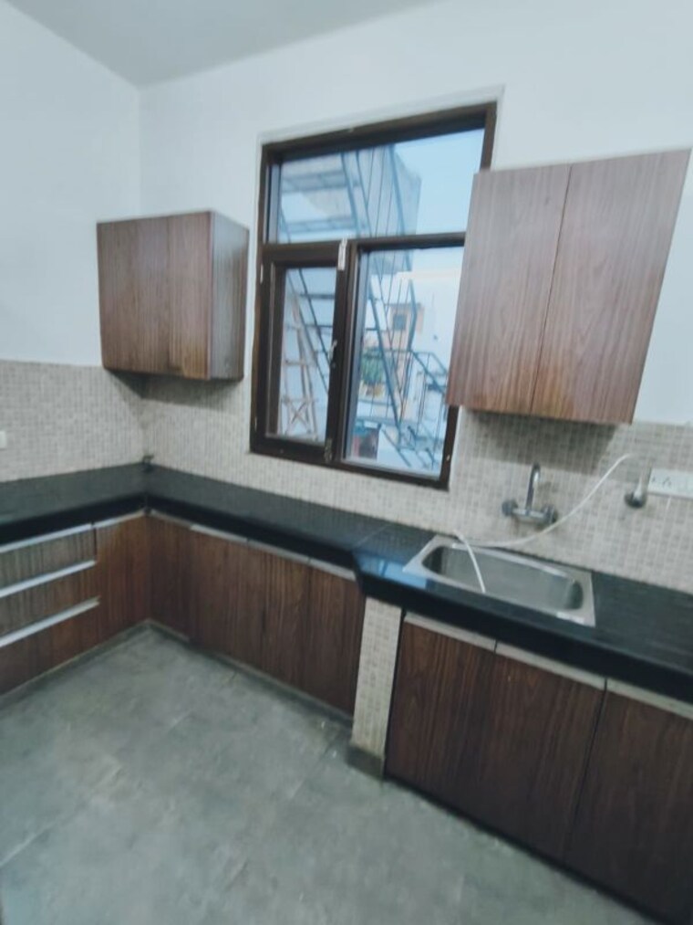 Kitchen, palam-vihar-residents-association 3 Bedroom 1750 Sq.Ft. Builder Floor In Palam Vihar Gurgaon 10189547
