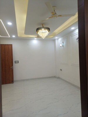 Room in 3 BHK Builder Floor at Golden Wave Dwarika City, Chithara – for Sale