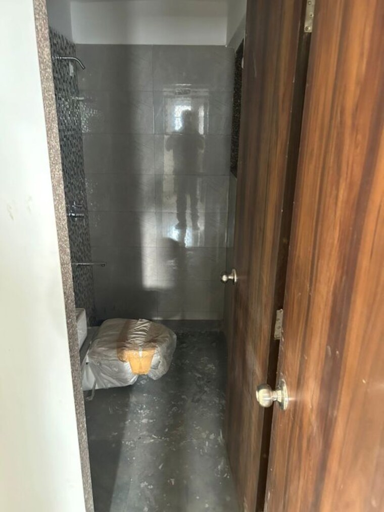 Attached Bathroom, sushanku-avenue-36 2 Bedroom 675 Sq.Ft. Apartment In Goregaon West Mumbai 10189554