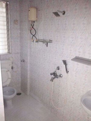 Bathroom in 1 BHK Apartment at Andheri West – for Sale