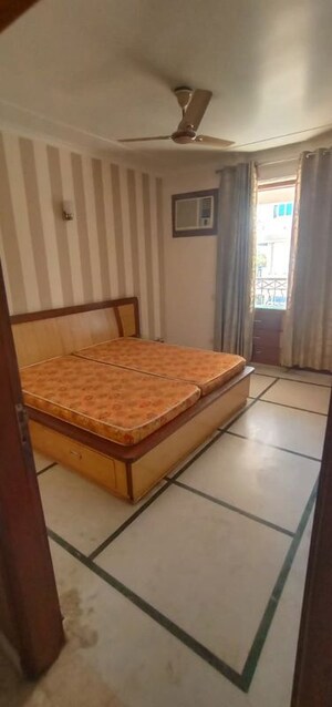 Bedroom in 3.5 BHK Apartment at Swaran Villa Friends Apartments, Sector 52 – for Rent