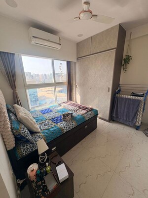 Bedroom in 2 BHK Apartment at Andheri West – for Rent