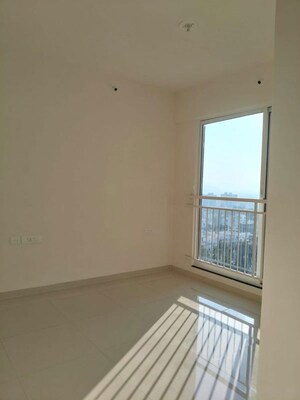 Room in 1 BHK Apartment at Godrej Green Vistas, Mahalunge – for Rent