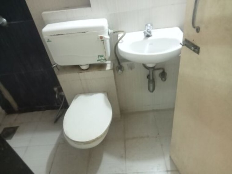 Bathroom, hubtown-gardenia-ivy-chsl 1.5 Bedroom 750 Sq.Ft. Apartment In Mira Road Thane 10189730