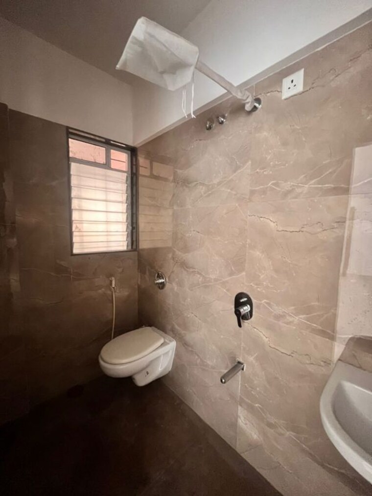 Bathroom, andheri west 1 Bedroom 650 Sq.Ft. Apartment In Andheri West Mumbai 10189711