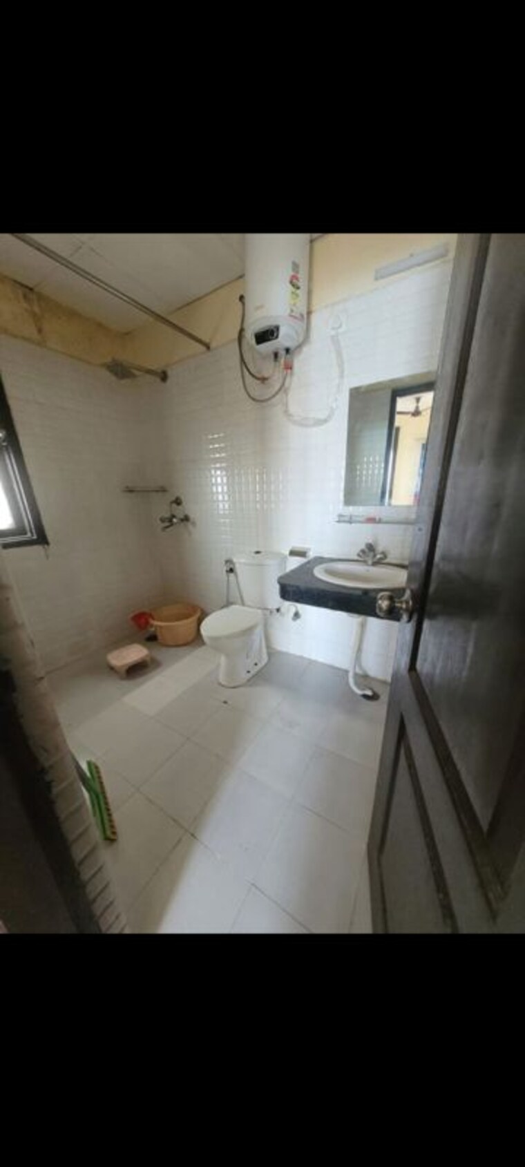 Bathroom, puri-pratham 3 Bedroom 914 Sq.Ft. Apartment In Sector 84 Faridabad 10189809
