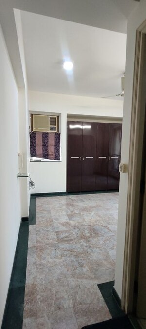 Master Bedroom in 3 BHK Apartment at Hiranandani Meadows, Manpada – for Rent