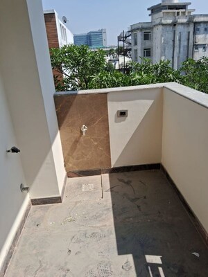 Balcony in 4 BHK Builder Floor at Sector 48 – for Rent