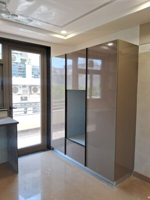 Building Lobby in 4 BHK Builder Floor at Sector 48 – for Rent