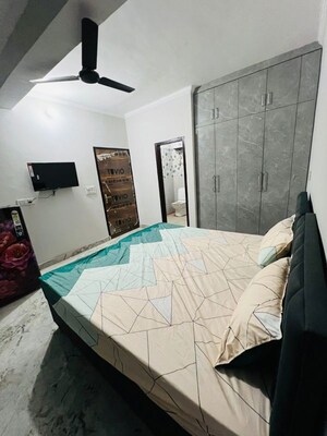 Bedroom in 1 RK Builder Floor at Wazirabad – for Rent