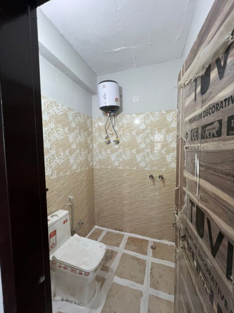 Bathroom, wazirabad 1 RK 200 Sq.Ft. Builder Floor In Wazirabad Gurgaon 10189806