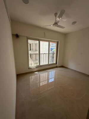 Room in 2 BHK Apartment at Sanman CHS Andheri West, Andheri West – for Rent