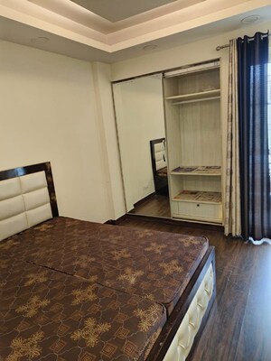 Bedroom in 3 BHK Builder Floor at Sector 48 – for Rent