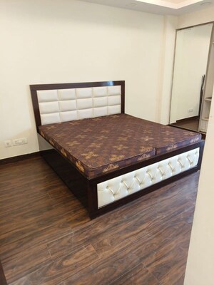 Bedroom in 3 BHK Builder Floor at Sector 48 – for Rent