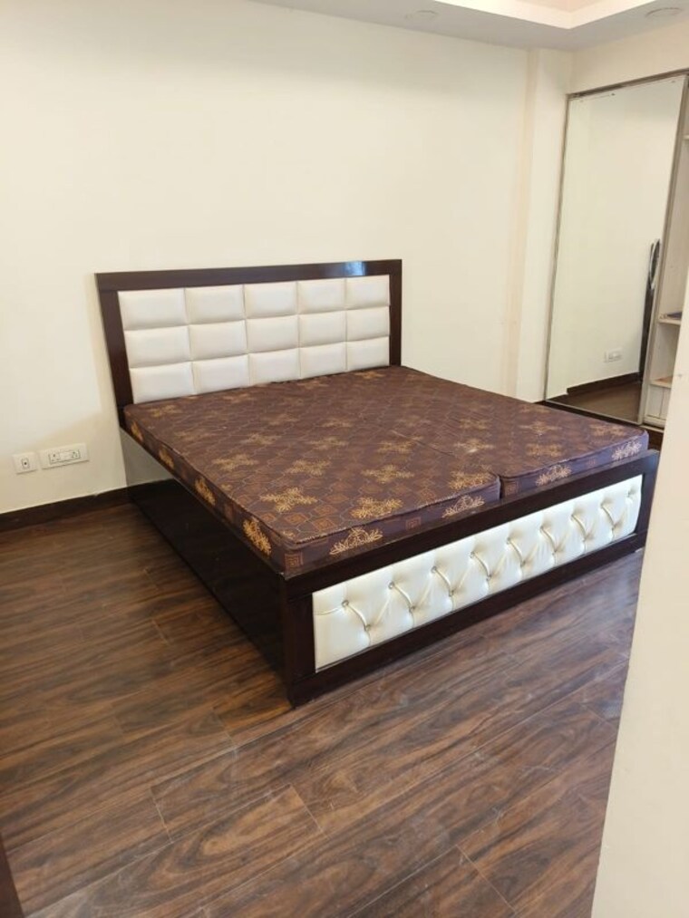 Bedroom, sector 48 3 Bedroom 215 Sq.Yd. Builder Floor In Sector 48 Gurgaon 10189860