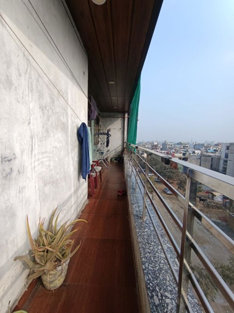 Balcony, green fields colony 4 Bedroom 240 Sq.Yd. Builder Floor In Green Fields Colony Faridabad 10189913