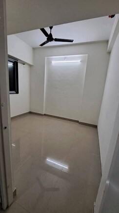 1 BHK + Servant Room Apartment For Rent in Ram Niwas Goregaon West