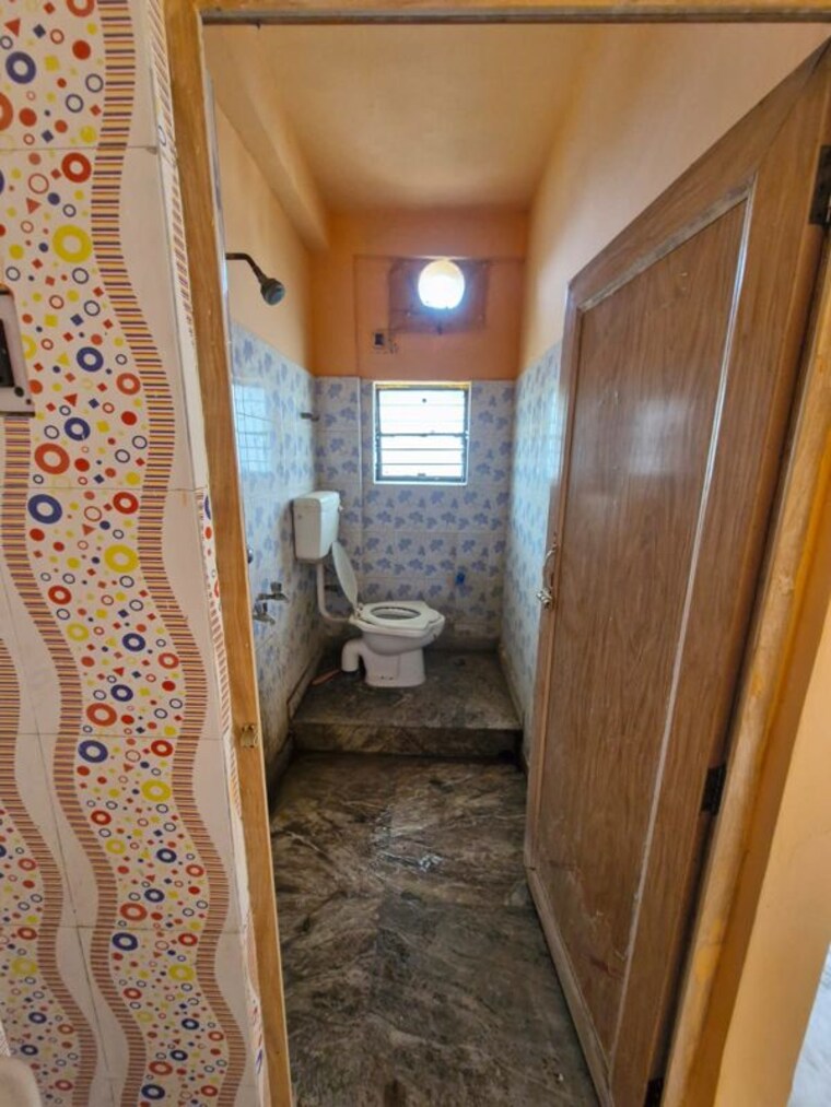 Bathroom, srinagar 1 Bedroom 384 Sq.Ft. Apartment In Srinagar Kolkata 10175547