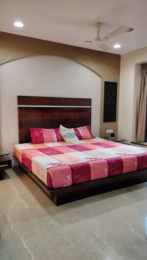 Bedroom in 5 BHK Apartment at Oberoi Realty Woods, Goregaon East – for Rent