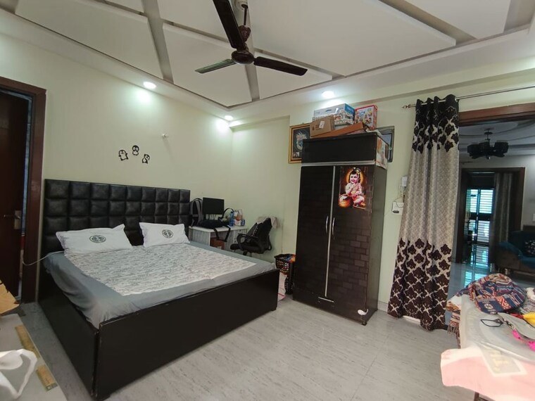 Bedroom, green fields colony 4 Bedroom 280 Sq.Yd. Builder Floor In Green Fields Colony Faridabad 10189928