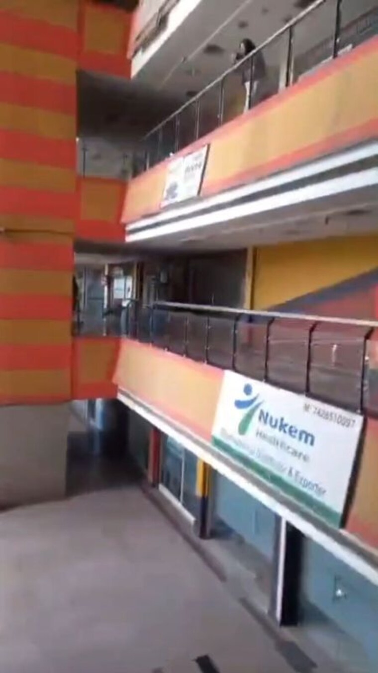 Kitchen, vardhman-star-shop-mall Commercial Office Space 500 Sq.Ft. In Sector 19 Faridabad 10189929