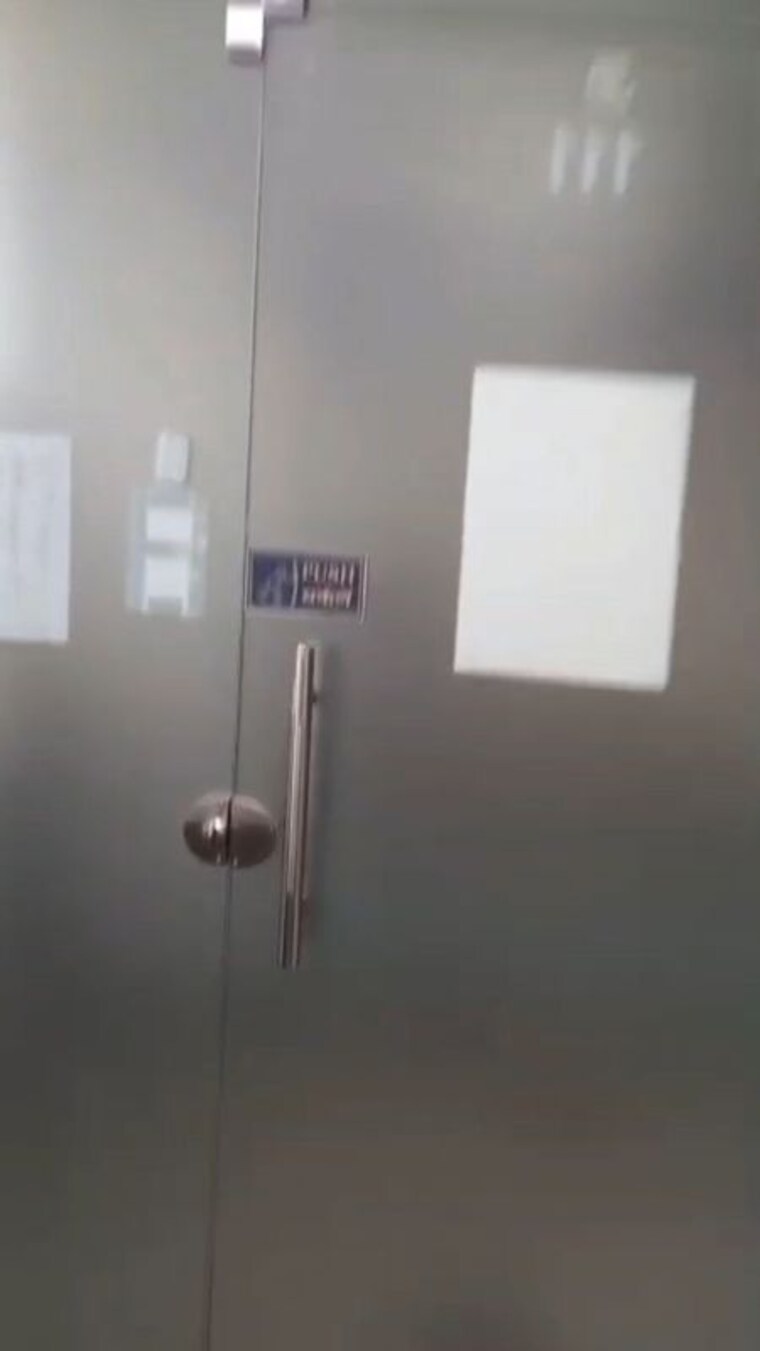 Room, vardhman-star-shop-mall Commercial Office Space 500 Sq.Ft. In Sector 19 Faridabad 10189929