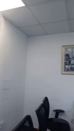 Room in  Office Space at Vardhman Star Shop Mall, Sector 19 – for Rent