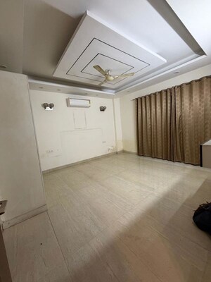 Kitchen in 4 BHK Builder Floor at Sector 48 – for Rent