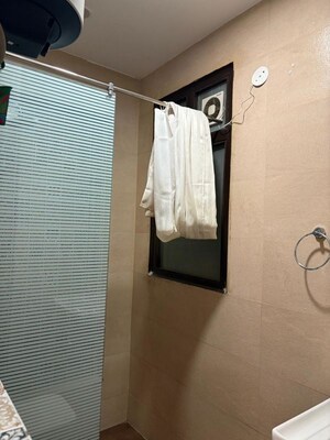 Room in 4 BHK Builder Floor at Sector 48 – for Rent