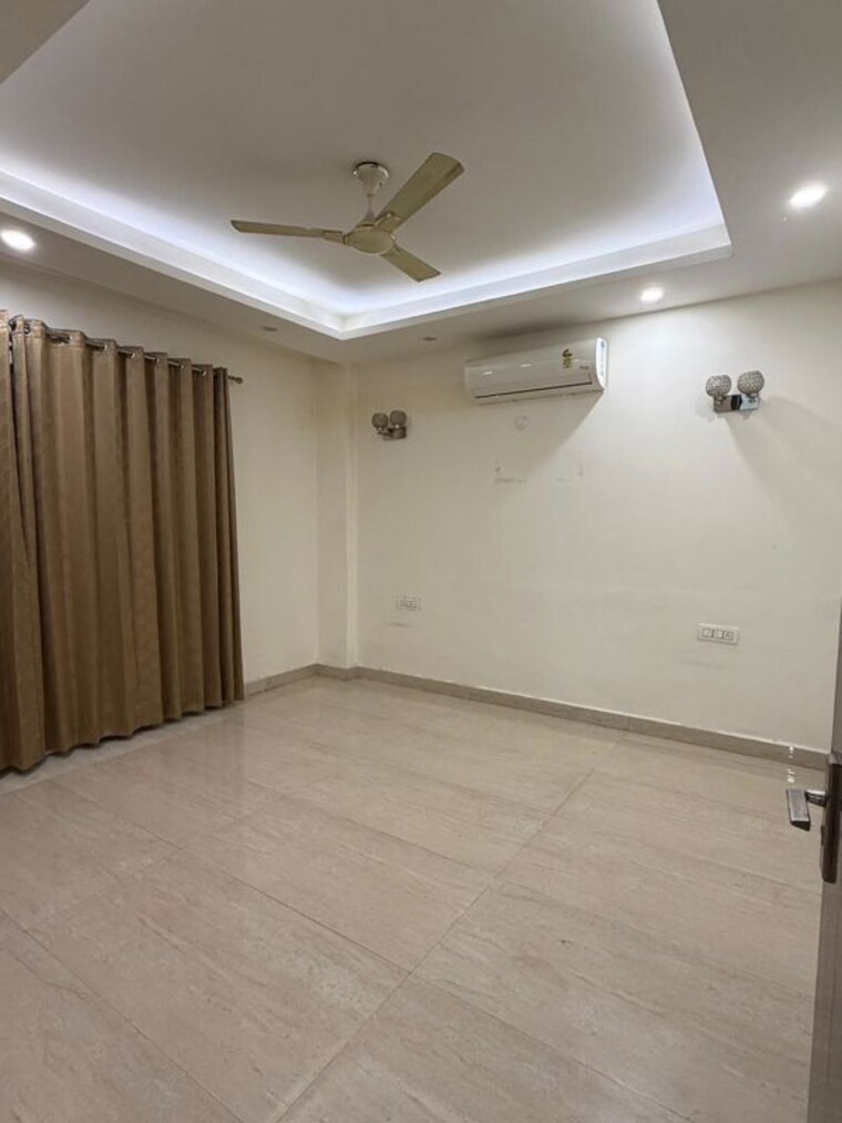 Room, sector 48 4 Bedroom 350 Sq.Yd. Builder Floor In Sector 48 Gurgaon 10189942