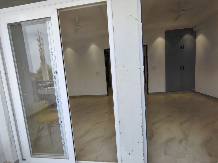 Balcony, sector 20 2.5 Bedroom 1200 Sq.Ft. Builder Floor In Sector 20 Noida 10189944