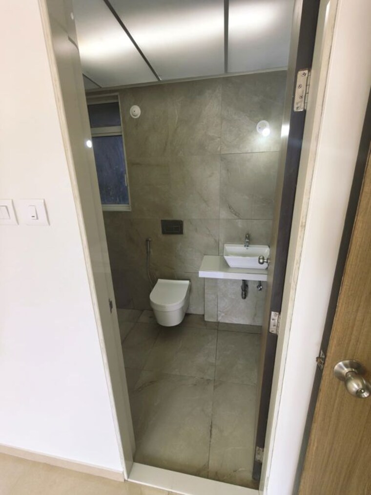 Bathroom, anand-green-crest 2 Bedroom 704 Sq.Ft. Apartment In Hadapsar Pune 10189930