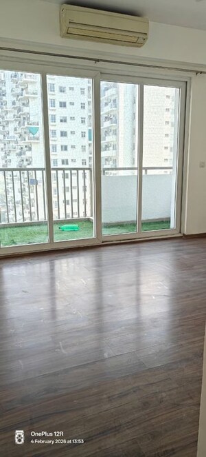 Room in 4 BHK Apartment at Emaar The Palm Drive-The Premier Terraces, Sector 66 – for Rent