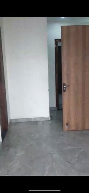 Room in 2 BHK Independent House at Delta I Greater Noida – for Rent