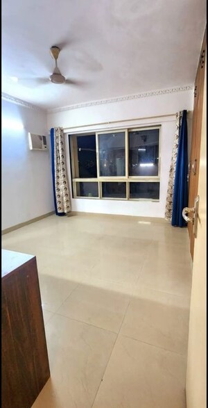 Room in 2 BHK Apartment at Nahar Amrit Shakti, Chandivali – for Rent