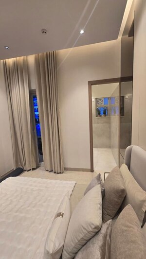 Room in 3 BHK Apartment at Tech Zone 4 Greater Noida – for Sale