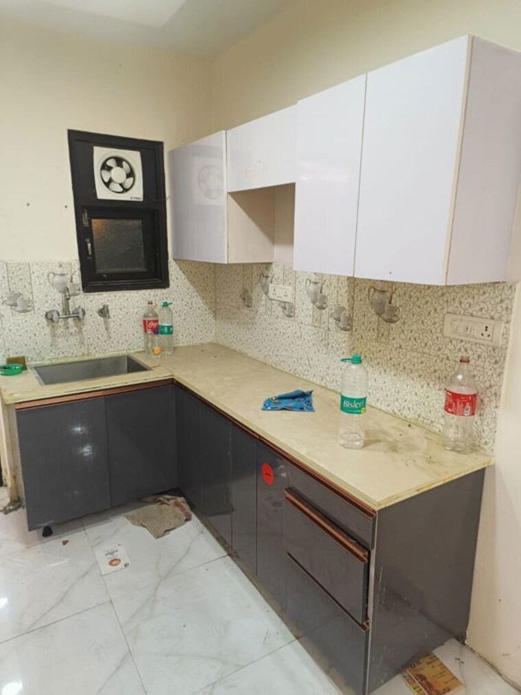 Kitchen, govindpuri 3 Bedroom 900 Sq.Ft. Builder Floor In Govindpuri Delhi 10189989