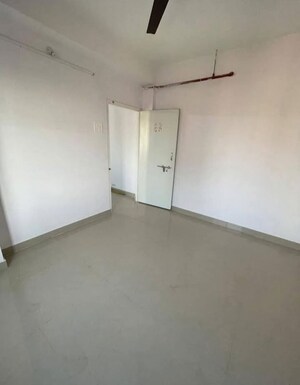 Room in 1 BHK Apartment at K Raheja Vihar, Powai – for Rent