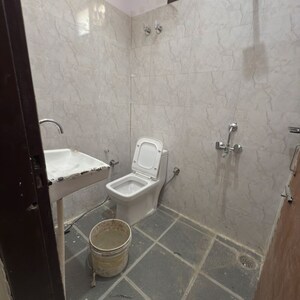 Bathroom in 1 RK Builder Floor at Sector 18 – for Rent