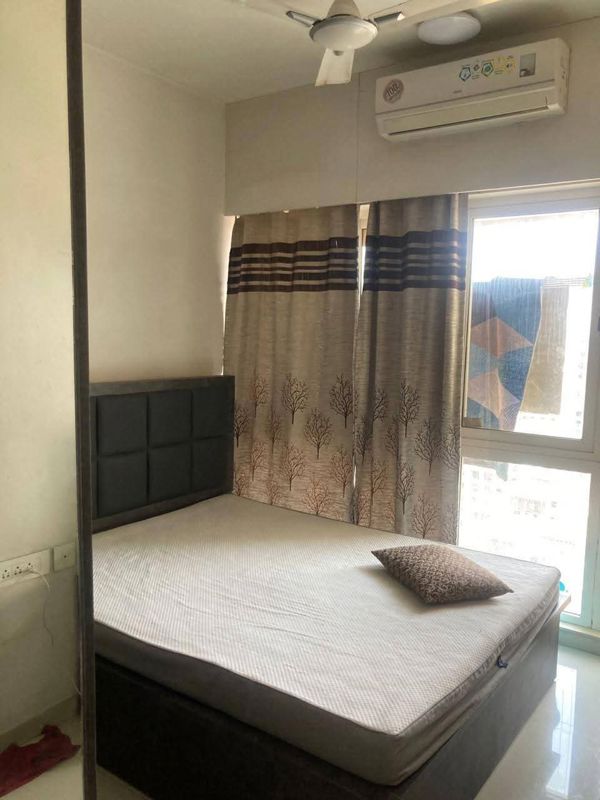 2 BHK Apartment For Rent in Omkar Ananta