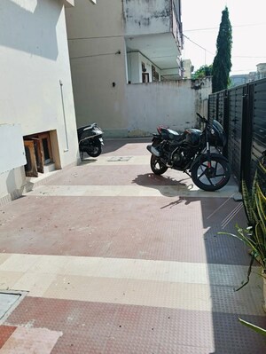 Parking in Studio Apartment at Vaishali Nagar – for Rent