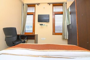 Bedroom in Studio Apartment at Vaishali Nagar – for Rent