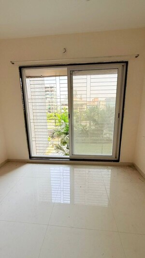 Room in 1 BHK Apartment at Khanda Colony – for Rent