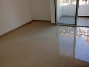 Room in 3 BHK Apartment at Godrej Greens, Undri – for Rent