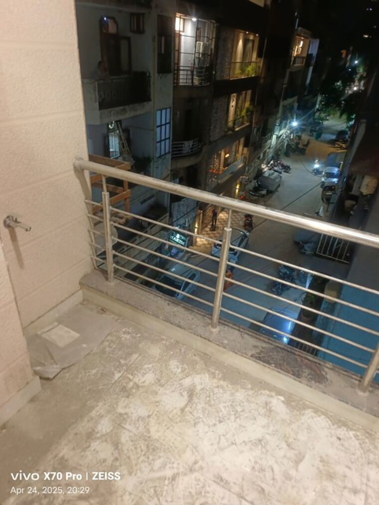 Balcony, kalkaji 3 Bedroom 134 Sq.Yd. Builder Floor In Kalkaji Delhi 10190191