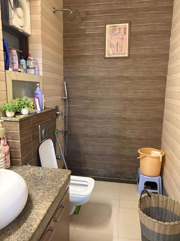 Bathroom, emaar-marbella 5 Bedroom 360 Sq.Yd. Villa In Sector 66 Gurgaon 10190214