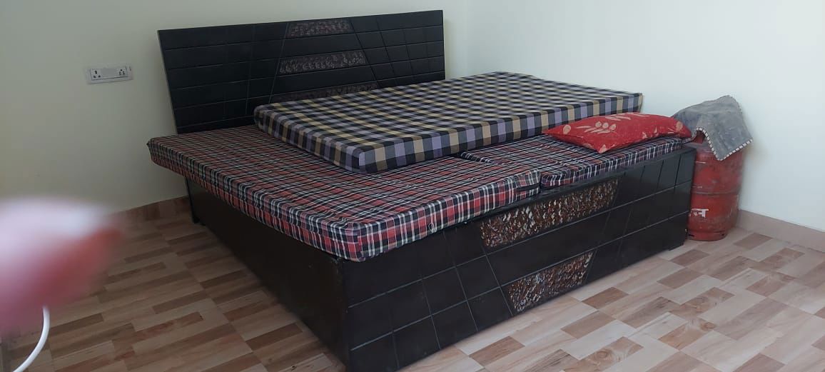 3 BHK + Pooja Room Builder Floor For Rent in Sector 40