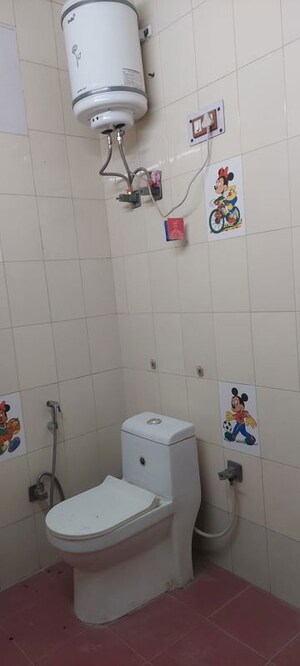 Bathroom in 3 BHK Builder Floor at Sector 40 – for Rent