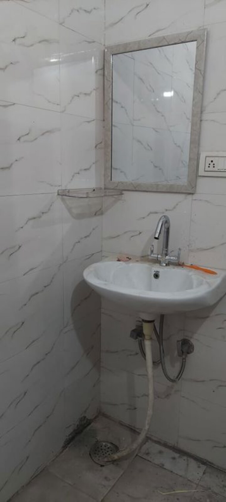 Bathroom, sector 40 3 Bedroom 1600 Sq.Ft. Builder Floor In Sector 40 Gurgaon 10190260