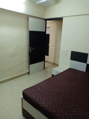 Team Area in 2 BHK Apartment at Millie Enclave, Malad West – for Rent